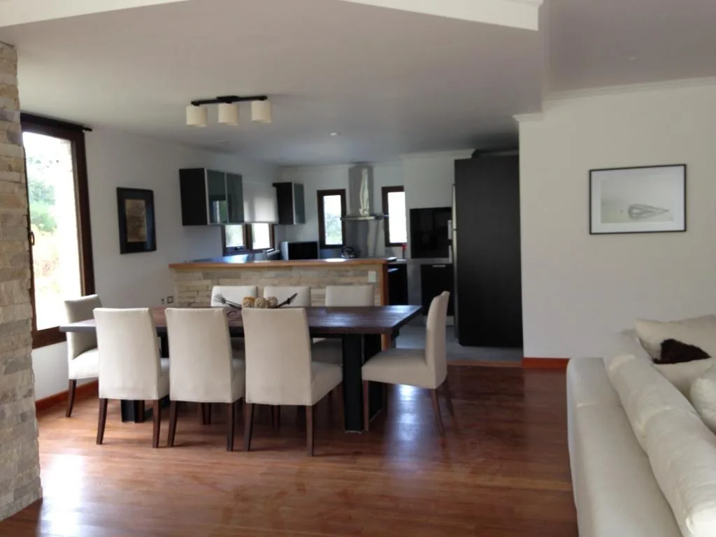 Casa moderna sobre el golf (hoyo 6) - Calle Huepil, Arelauquen — foto 17